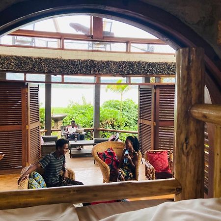 Home Onthe Nile Dorm Джинджа Екстериор снимка