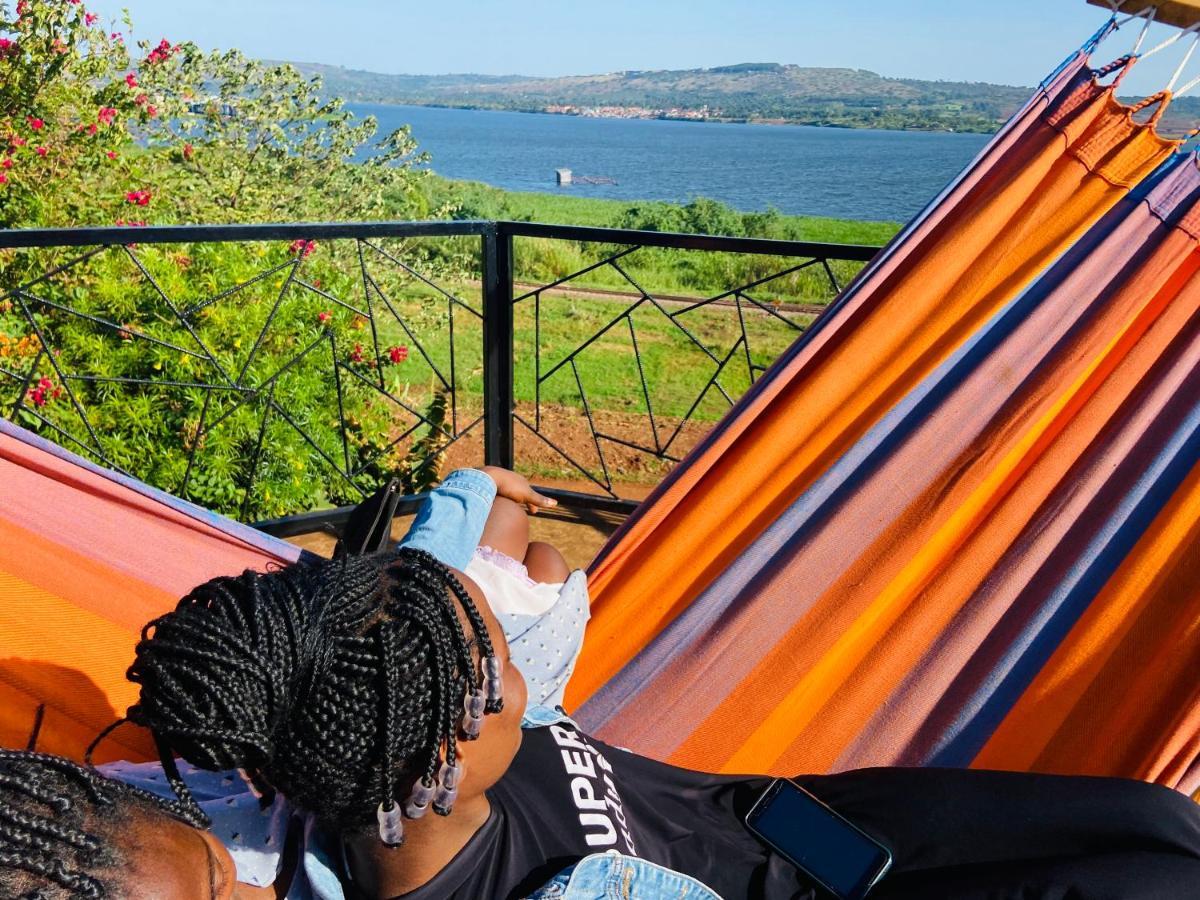 Home Onthe Nile Dorm Джинджа Екстериор снимка